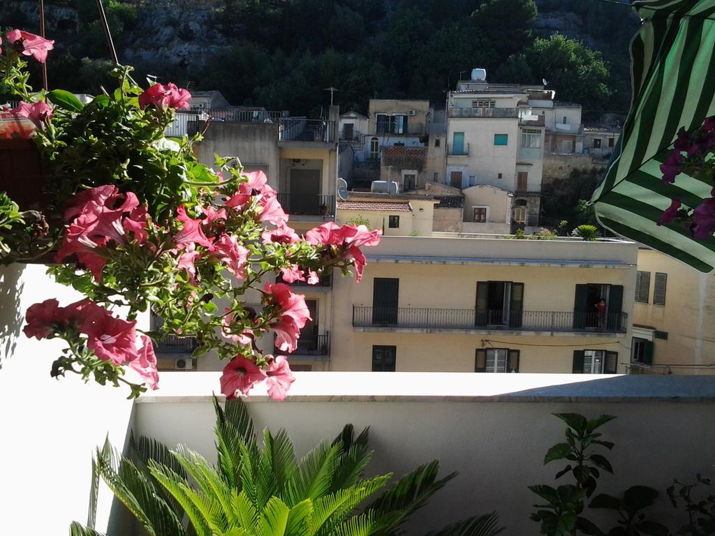 Luna Blu Modica