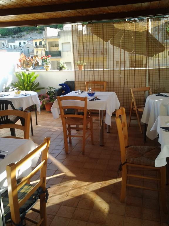 Alojamento de Acomodação e Pequeno-almoço Luna Blu 3*